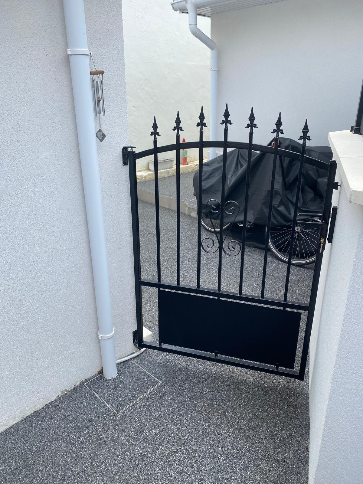 portillon extérieur